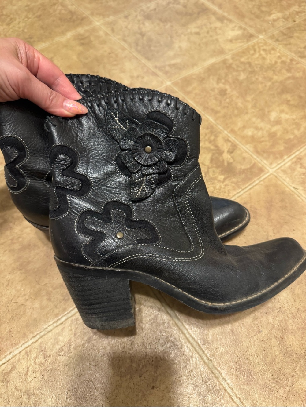 MIA Daisy Black Floral Applique Leather Heeled Ankle western cowboy Boots